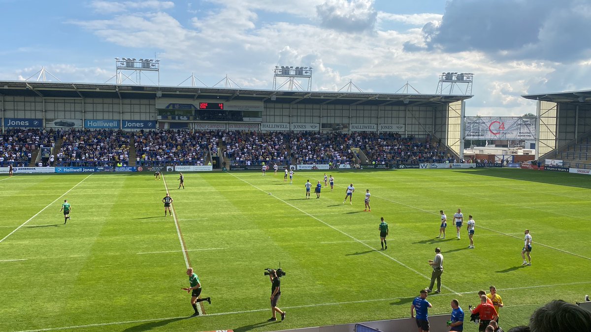 How good is afternoon footy? Wire up 18-6. Second half about to kick off. 🏉#warringtonwolves #castlefordtigers #superleague