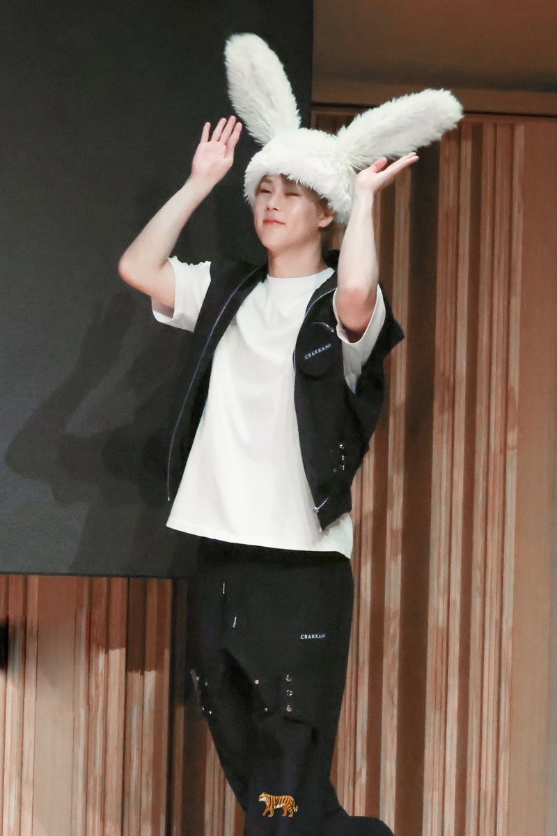 230610 #주헌 

헐 저는 저걸 토끼라고 생각했는데
호랑이사랑단 친구들은 새우티김이라고 생각하는군뇨,,,