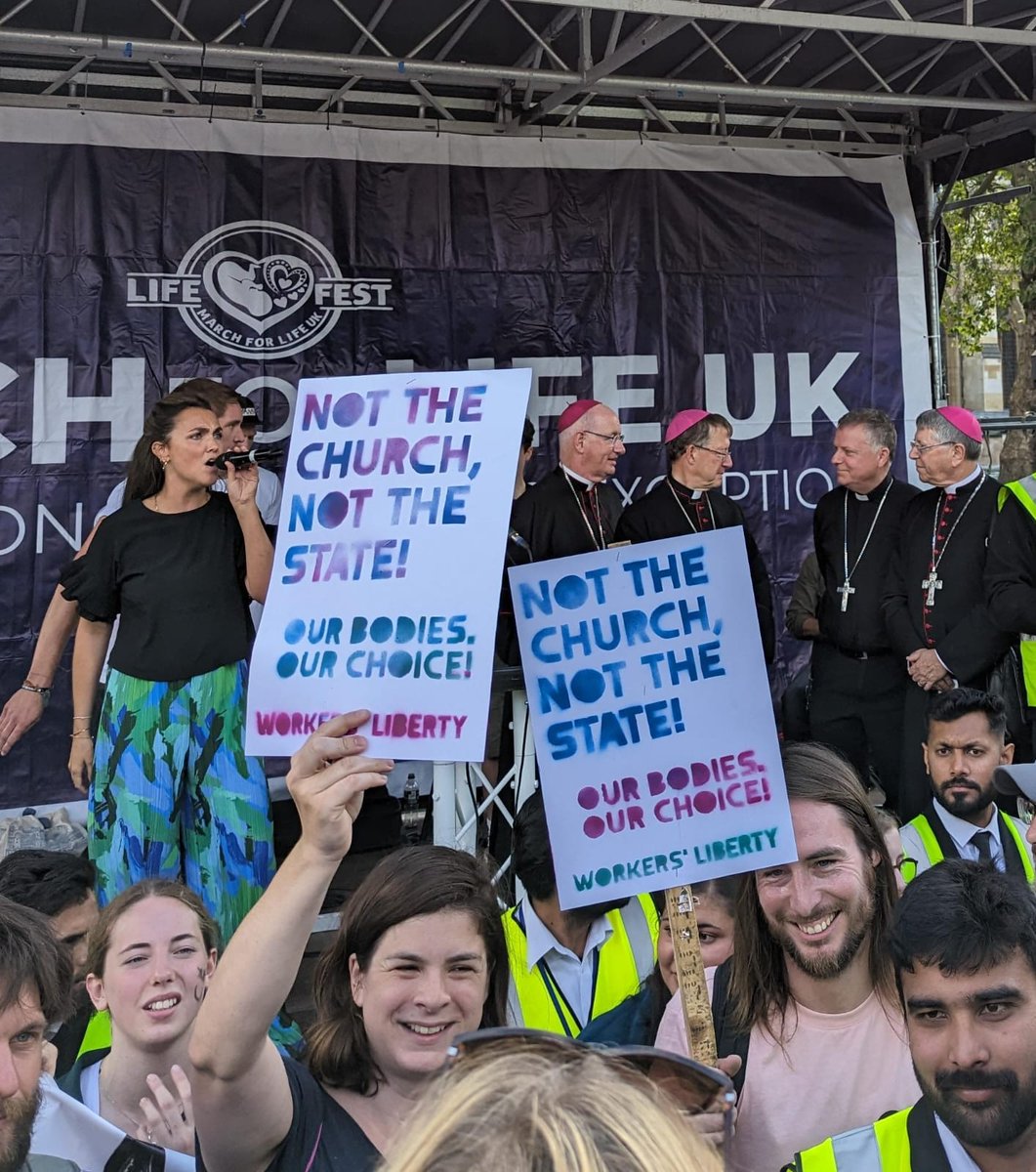 workersliberty's tweet image. On the counter-demonstration, against the anti-abortionists, in London today.
#OurBodies #OurChoices
@femfight @Abortion_Rights
