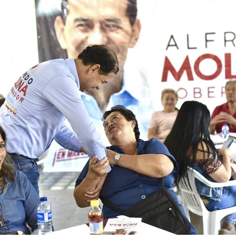 AlfredoMolinaTr's tweet image. #Fusagasugá siempre #Enmarcha 🫶

Mil gracias a nuestros #comunales 🤝 con quienes hemos trabajado durante más de 10 años con esmero y compromiso por el progreso de esta ciudad.

Seguiremos trabajando incansablemente por el bienestar de nuestro departamento #Cundinamarca.