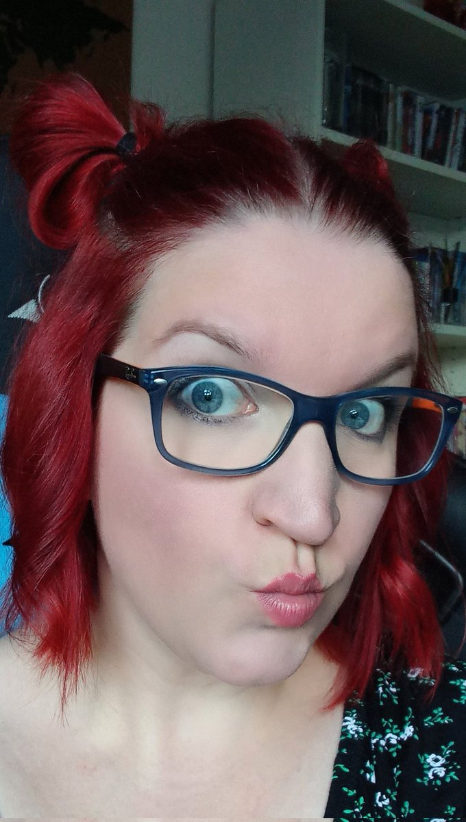 Nickynick0285's tweet photo. Bin wieder live! 
Heut mit *Gesang* und Häkeln 🫠🤩

https://t.co/fwZjvjbuvo https://t.co/IceEOJNgZd