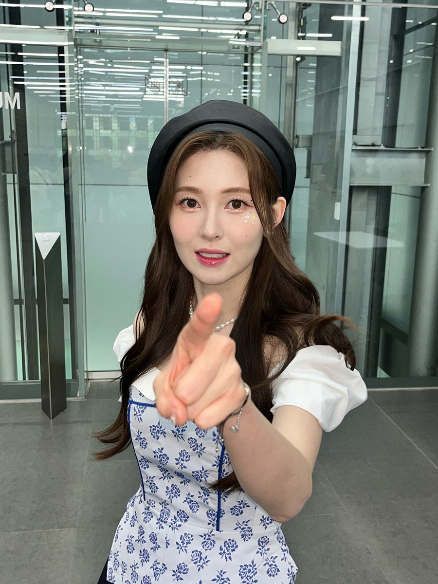 picsyebin's tweet photo. yebin’s 🫧 updates~ https://t.co/NWZv2VhdJc