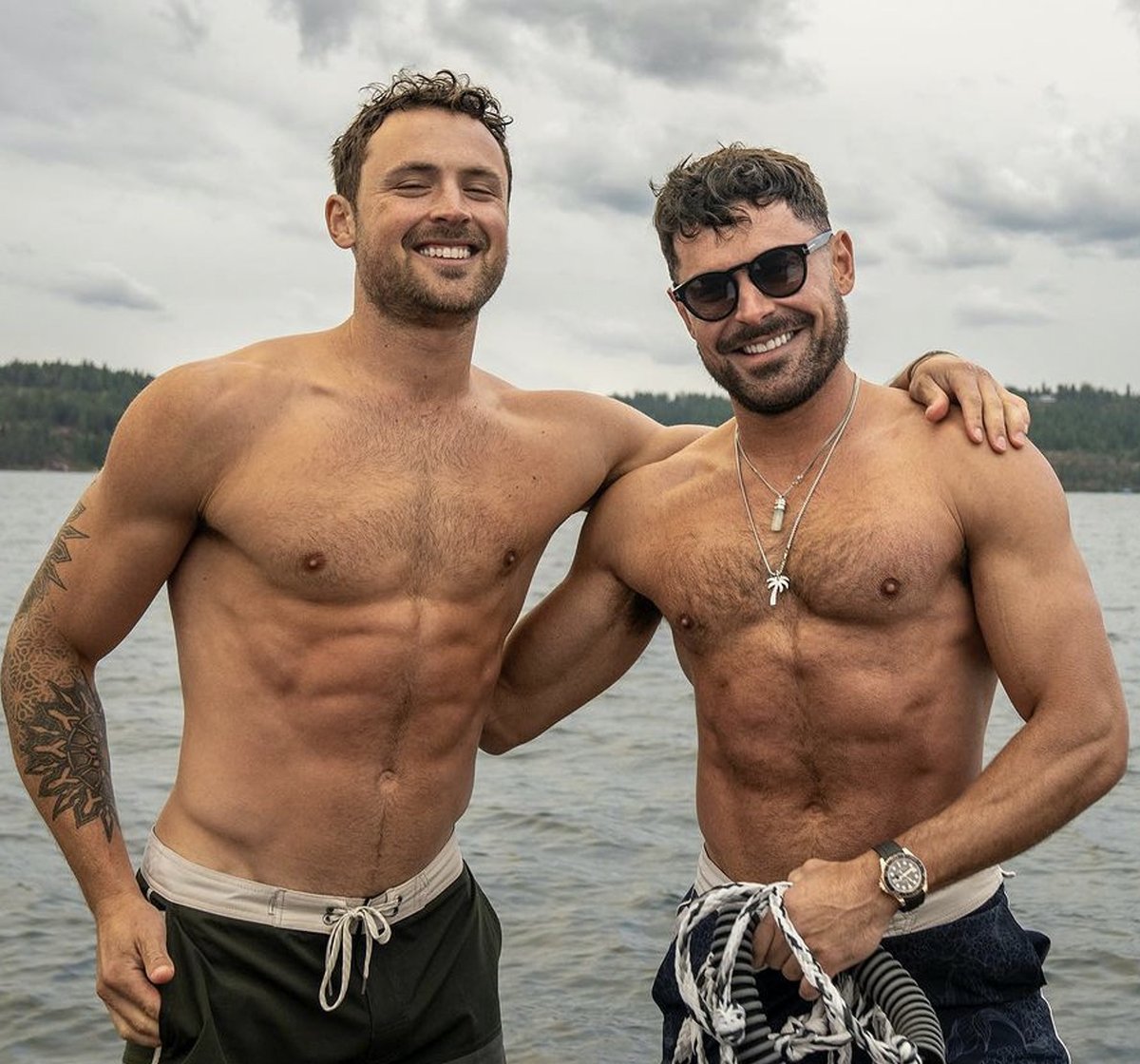 There's a reason I have 2 holes🥵🥵🥵🔥🔥🔥🔥#ZacEfron #DylanEfron #shirtlessstars