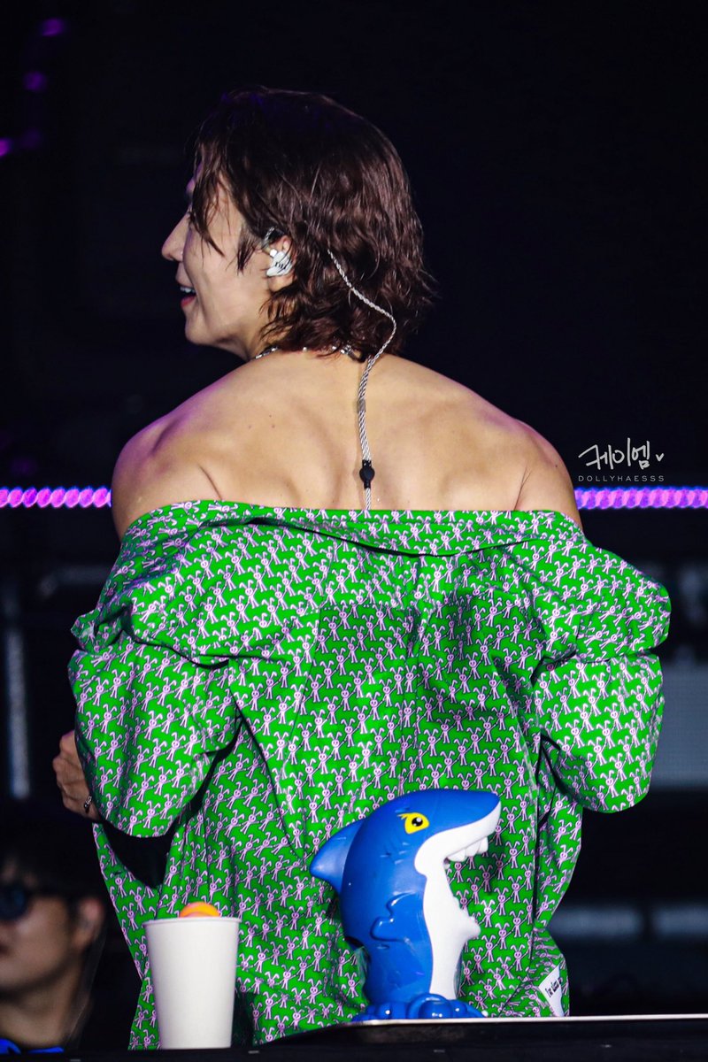케이엠 (@dollyhaesss) on Twitter photo Sexy Back 😍
2023.09.02 - DElight Party in HO CHI MINH
<a href="/donghae861015/">Super Junior 이동해</a>
#동해 #DONGHAE #DElight_Party
#슈퍼주니어DnE #SuperJuniorDnE
#슈퍼주니어 #SUPERJUNIOR Sexy Back 😍
2023.09.02 - DElight Party in HO CHI MINH
<a href="/donghae861015/">Super Junior 이동해</a>
#동해 #DONGHAE #DElight_Party
#슈퍼주니어DnE #SuperJuniorDnE
#슈퍼주니어 #SUPERJUNIOR