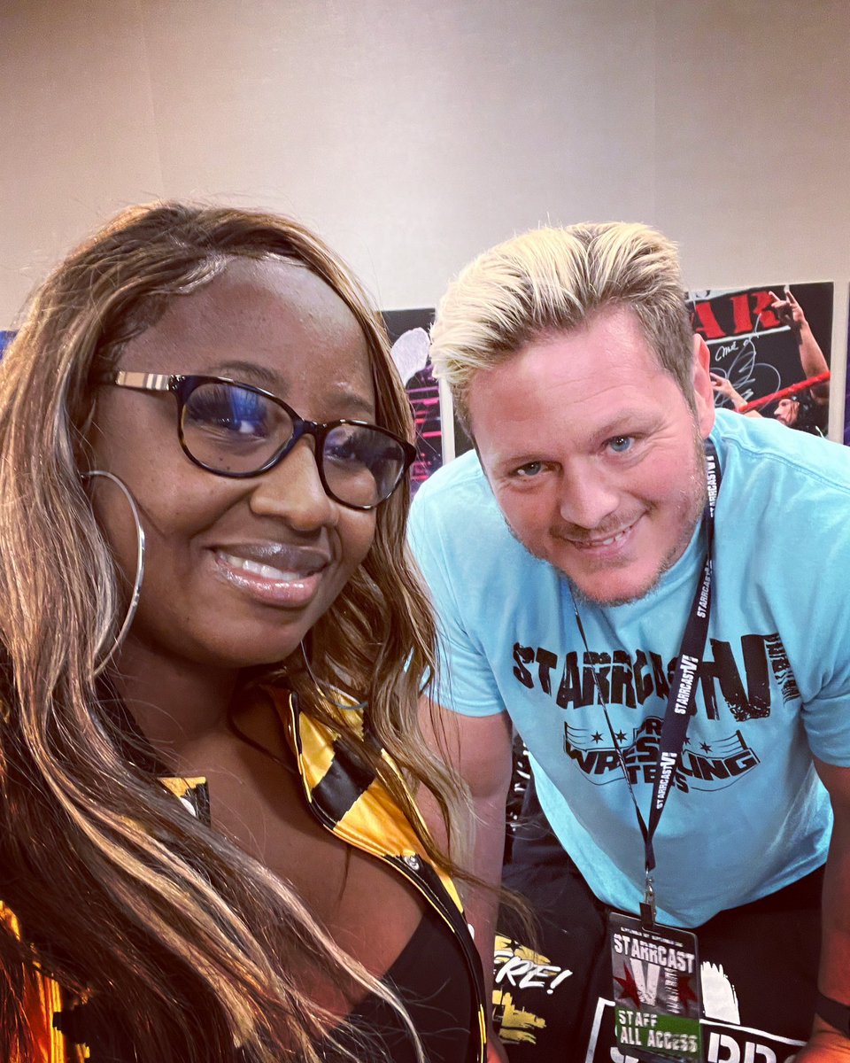bhsqueen03's tweet photo. Great seeing @CalebKonley at #Starrcast! ๐ #AEWAllOut #AEW #HighSpots https://t.co/0lu6rCsODi