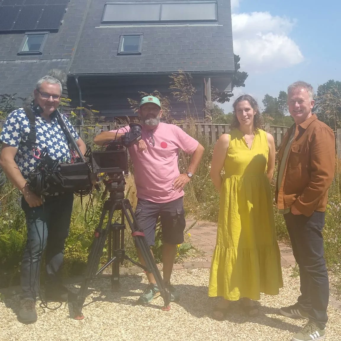KrisClode's tweet photo. Really excited to say that the wildlife friendly coastal garden I designed near Rye will be featured on @GWandShows episode 24 on Friday 8 September BBC2 at 9pm! Presented by @TobyBuckland can't wait to see it! #GardeningX https://t.co/fVEw5z0o58 https://t.co/QstNYqH0AX