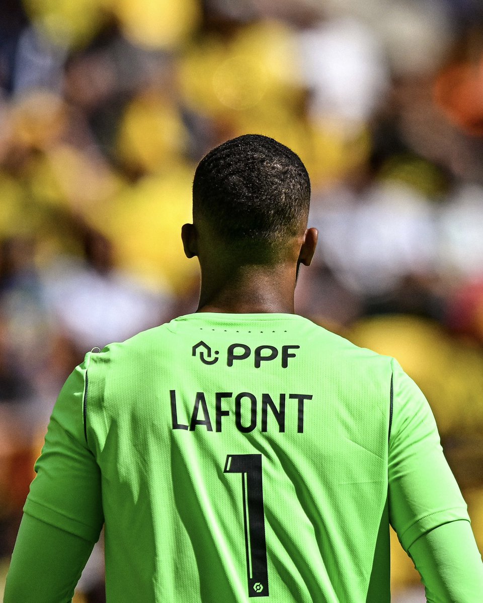 AlbanLafont's tweet photo. Très fier et heureux d’avoir pu prolonger mon histoire avec le @fcnantes aujourd’hui. Merci aux dirigeants pour la confiance et merci à vous pour votre soutien, je suis très impatient de vous revoir sur les terrains 💛💚 a bientôt https://t.co/sMa0gVQV4J