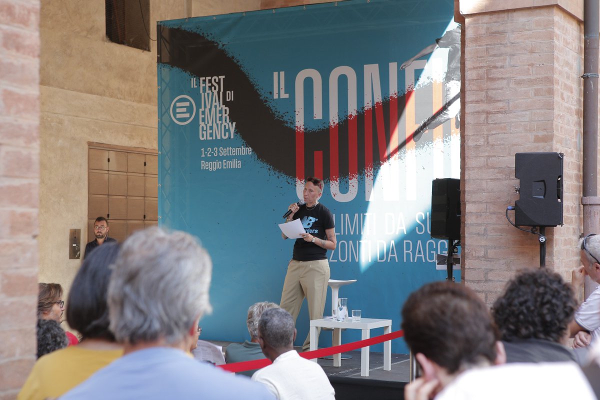 emergency_ong's tweet photo. Dopo lo scoppio della guerra in Ucraina, 1 milione i profughi accolti dalla Polonia: un’evidente differenza di trattamento, conseguenza del razzismo sistemico #AgataKubis
#ilconfine #EMERGENCYfestival https://t.co/xv23nb0r4q
