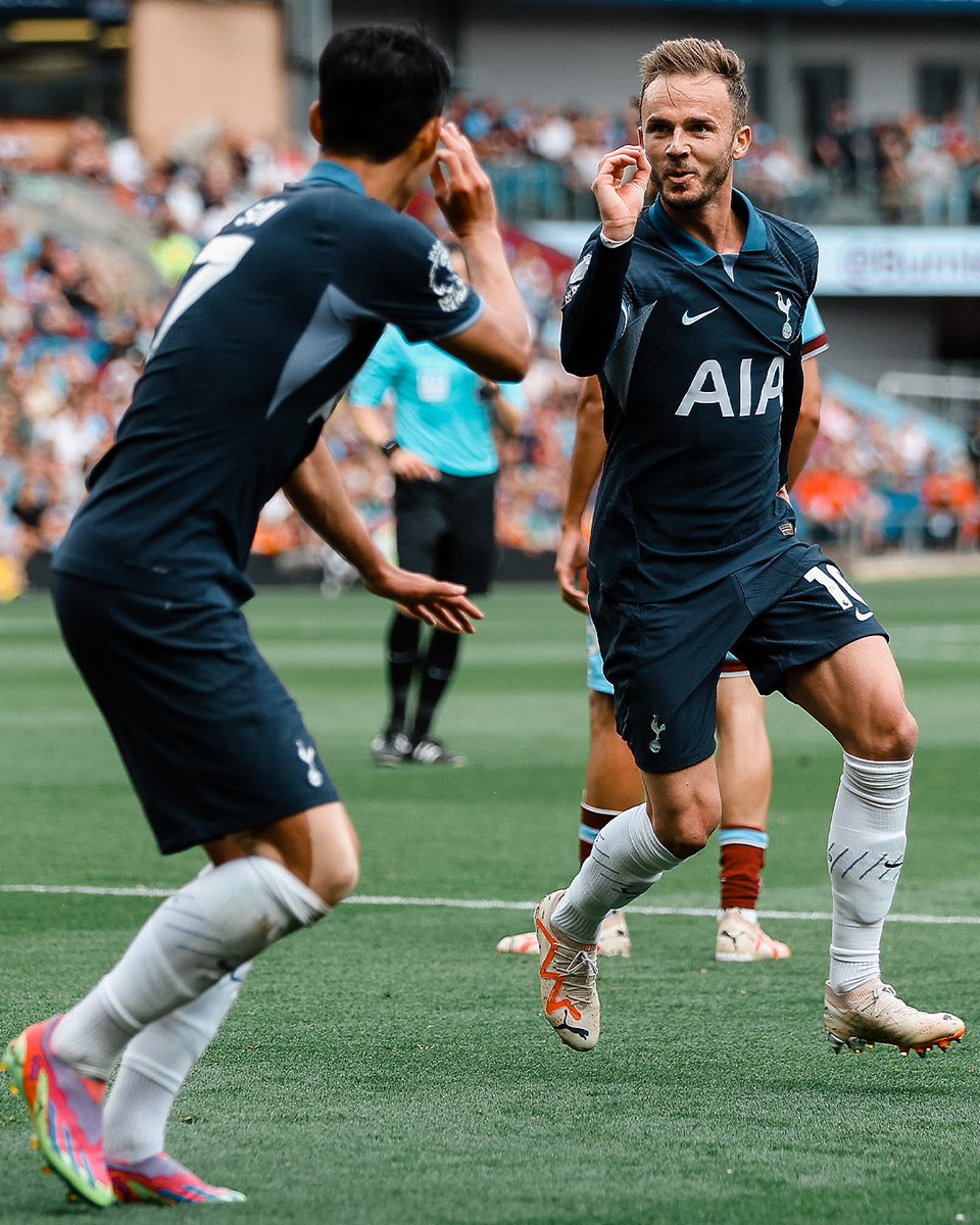 SpursOfficial's tweet photo. On target 🎯 

@Madders10 🔗 @Sonny7 https://t.co/lJ0Aqefrh7