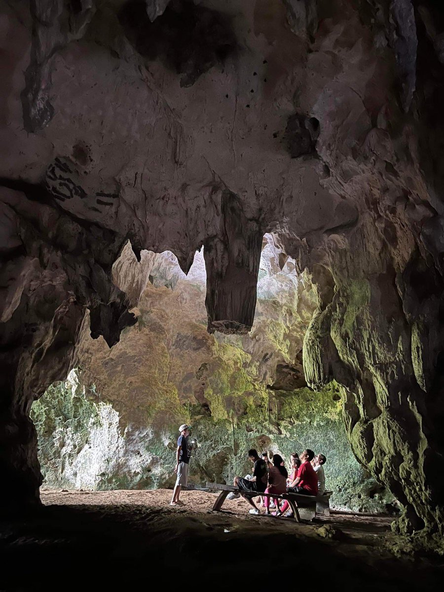 aroundbicol's tweet photo. 𝗛𝗢𝗬𝗢𝗣 𝗛𝗢𝗬𝗢𝗣𝗔𝗡 𝗖𝗔𝗩𝗘 🌲🦇 #NATURE
📍𝖢𝗈𝗍𝗆𝗈𝗇, 𝖢𝖺𝗆𝖺𝗅𝗂𝗀, 𝖠𝗅𝖻𝖺𝗒
𝖮𝗇𝖾 𝗈𝖿 𝖠𝗅𝖻𝖺𝗒’𝗌 𝖿𝖺𝗆𝗈𝗎𝗌 𝖺𝗍𝗍𝗋𝖺𝖼𝗍𝗂𝗈𝗇𝗌 𝖻𝖾𝖼𝖺𝗎𝗌𝖾 𝗈𝖿 𝗂𝗍𝗌 𝗁𝗂𝗌𝗍𝗈𝗋𝗂𝖼 𝗅𝖾𝗀𝖺𝖼𝗒. 
📸Cheryl Viceral-Abante https://t.co/V30kMrJEbr
