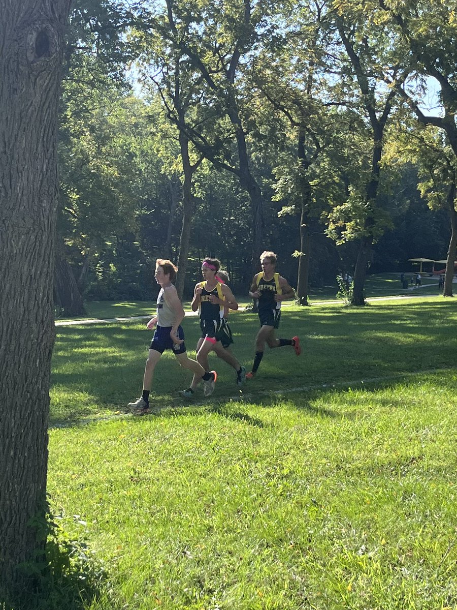 GretnaDragonAD's tweet photo. Proud of these runners this morning out at Walnut Grove Park.  These kids keep improving each week.  Great job @Gretnaxc! https://t.co/F4A9k18Q6E