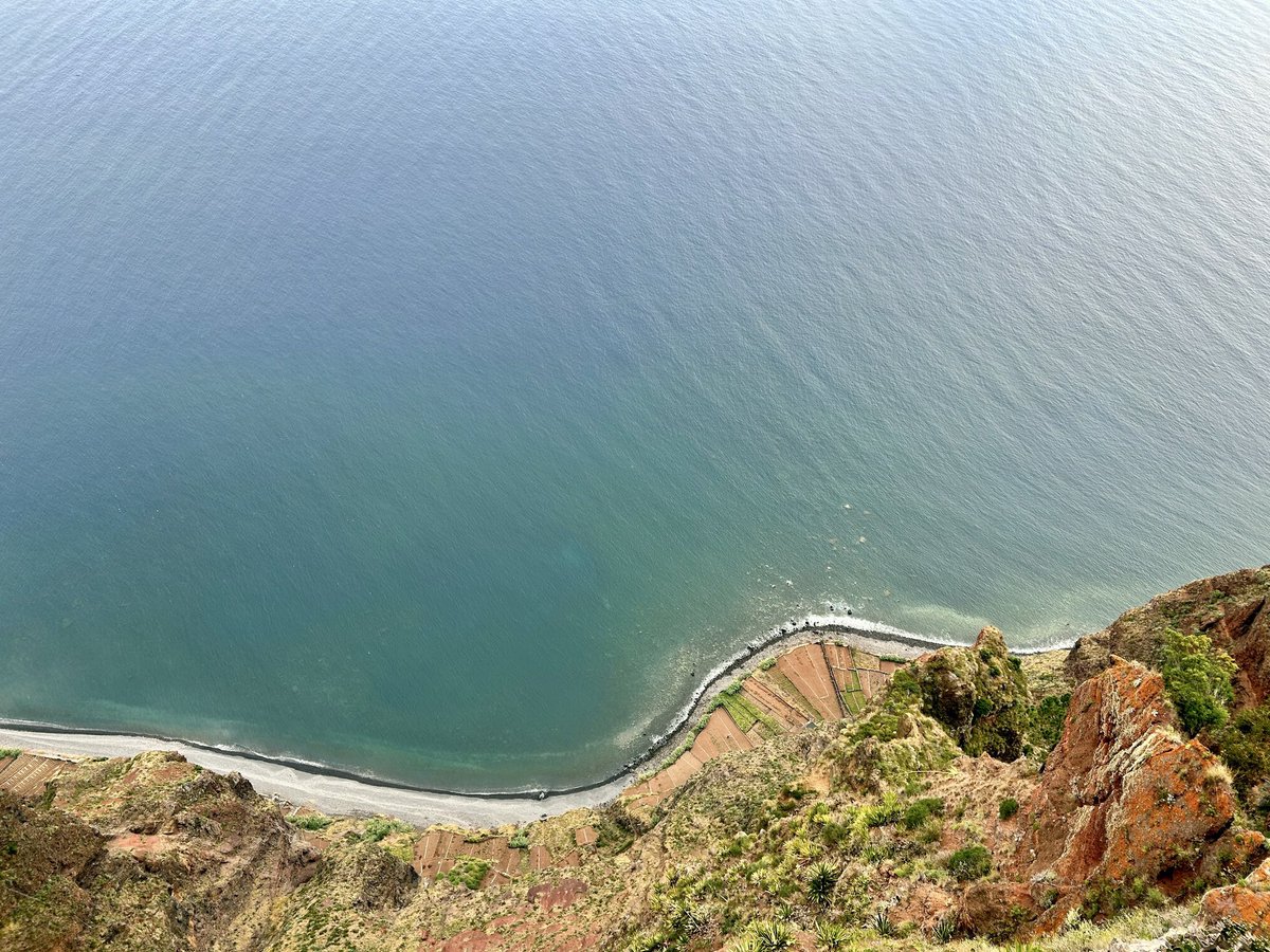 aemond's tweet photo. The Cabo Girão skywalk is the highest cliff skywalk in Europe (589 meters above sea level). It offers incredible views of the coast, Funchal and Câmara de Lobos. Madeira, August 2023.
#cabogiraoskywalk #madeiraisland #adventuretravel #glasswalkway #clifftopviews https://t.co/5P6Unmx9Sh