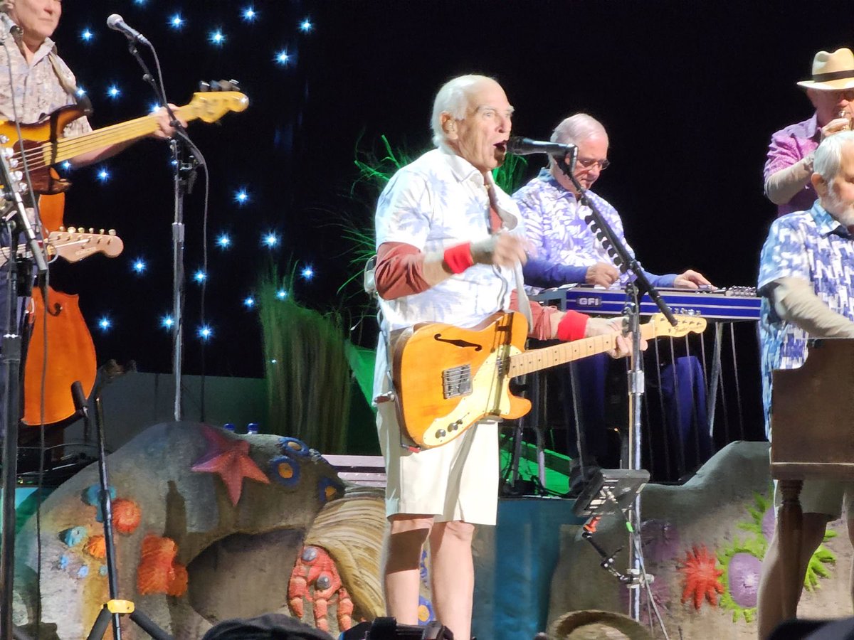 It was great to see the legendary @jimmybuffett⁩ in March in Palm Desert. He will be missed but his legacy will live on forever. Rest in Paradise 🙏