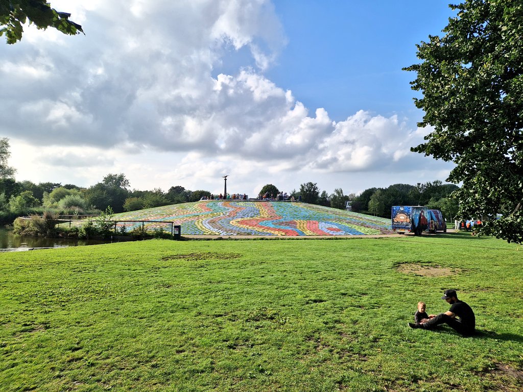 Buurman <a href="/petvdluijtgaard/">petvandeluijtgaarden</a> heeft weer iets moois neergezet. Dit keer in het Griftpark.