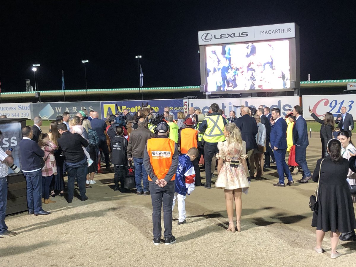 craigspeculator's tweet photo. As a harness racing person so proud of what has been put on tonight #TabEureka #Encipher the champion #LeapToFame huge https://t.co/o3Kp8fL1mw