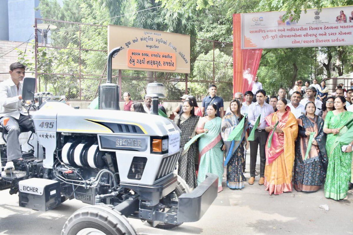 રાજ્ય સરકાર દરેક નાગરિકને સુખ, સમૃદ્ધિ અને શાંતિભર્યું જીવન આપવા કટીબદ્ધ છે.

આ પ્રસંગે રાજ્યકક્ષાના મંત્રીશ્રીઓ, સાંસદશ્રીઓ, ધારાસભ્યશ્રીઓ અને જિલ્લાના અધિકારીશ્રીઓ તથા આગેવાનશ્રીઓ ઉપસ્થિત રહ્યાં હતા.