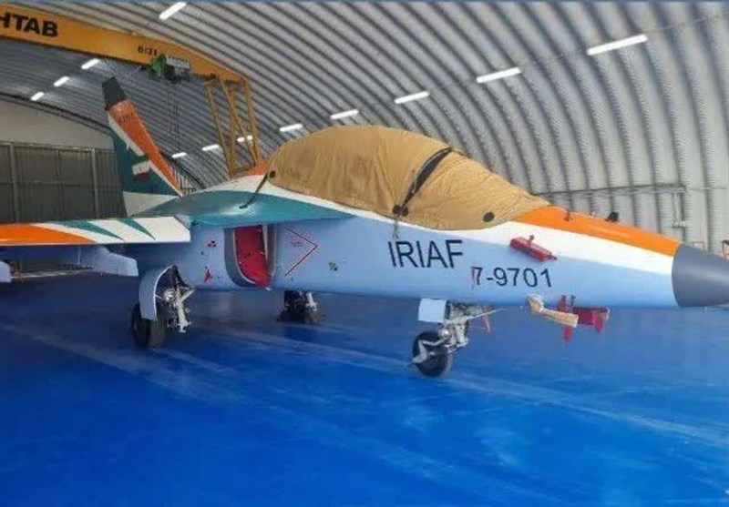Aerospacetalk's tweet photo. جنگنده آموزشی یاک ۱۳۰ (Yak-۱۳۰) وارد ایران شده و تصاویر نشان می‌دهد که این هواپیما تحویل نیروی هوایی ارتش شده است.

به گزارش خبرنگار دفاعی خبرگزاری تسنیم، تصاویری از حضور جنگنده آموزشی یاک 130 (Yak-130) در ایران منتشر شده که نشان می‌دهد این هواپیما تحویل نیروی هوایی ارتش شده است https://t.co/iHjKRyWMtR