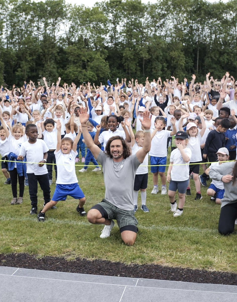 thebodycoach's tweet image. ANNOUNCEMENT 📣 Calling all teachers and teaching staff 👋

We want you to be fitter and healthier than ever this year, so we're giving you all 3 months on the Body Coach App absolutely FREE 🙌

Please RT and help spread the word 🙏

Sign up here: bit.ly/3L2DaVP