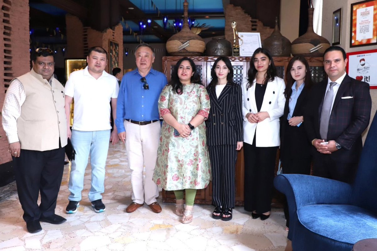 RadissonDelhi's tweet image. "🥂 Celebrating 25 years of culinary diplomacy at The Great Kabab Factory with esteemed ambassadors and diplomats! Here's to a quarter-century of savoring exquisite flavors and cherished memories. 🍷🍽️ 

#Celebrating25Years #RadissonSocialHub #25YearsOfTGKF #RadissonDelhi