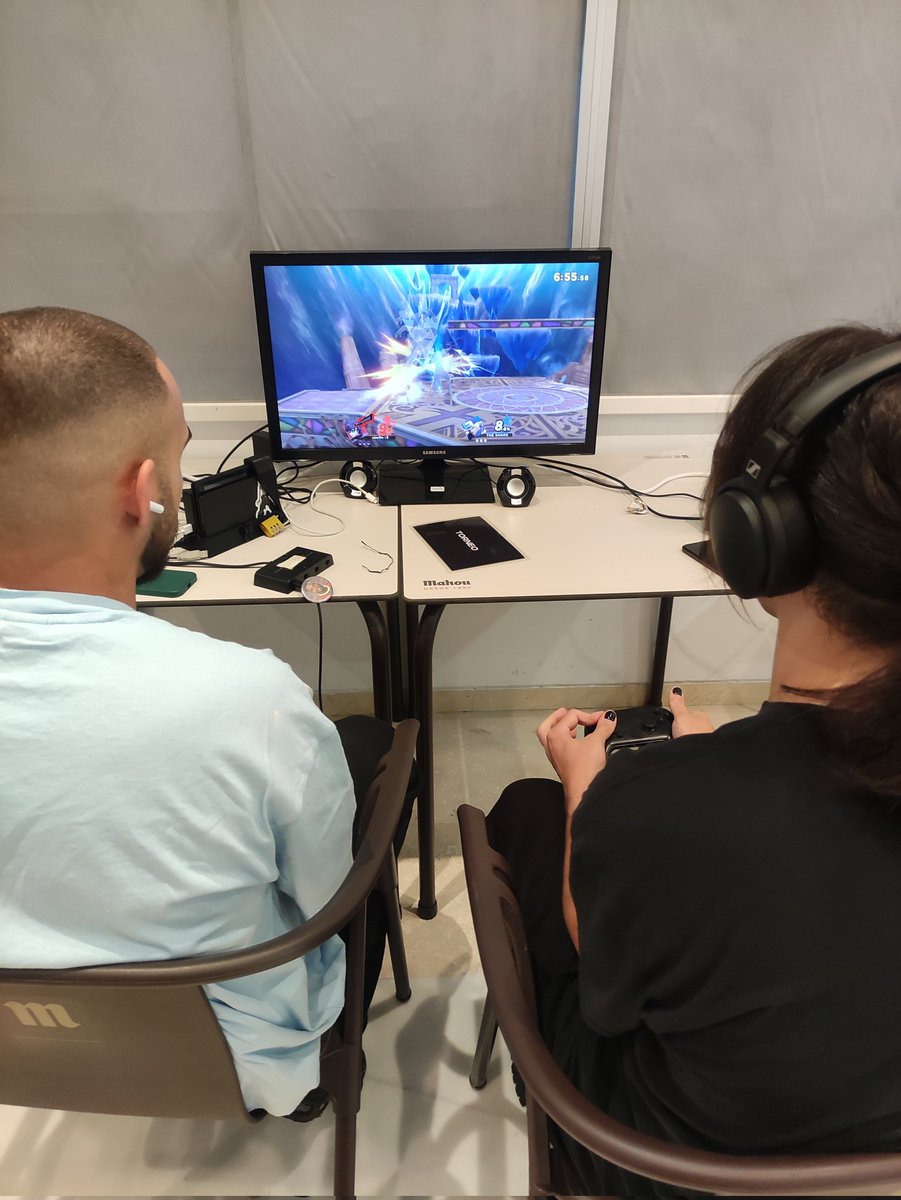 CometConES's tweet image. Ya está en marcha el torneo de Smash Bros Ultimate organizado por @smashasturias 💥

Id a disfrutar del competitivo de Smash con comentario y stream en directo 🎮