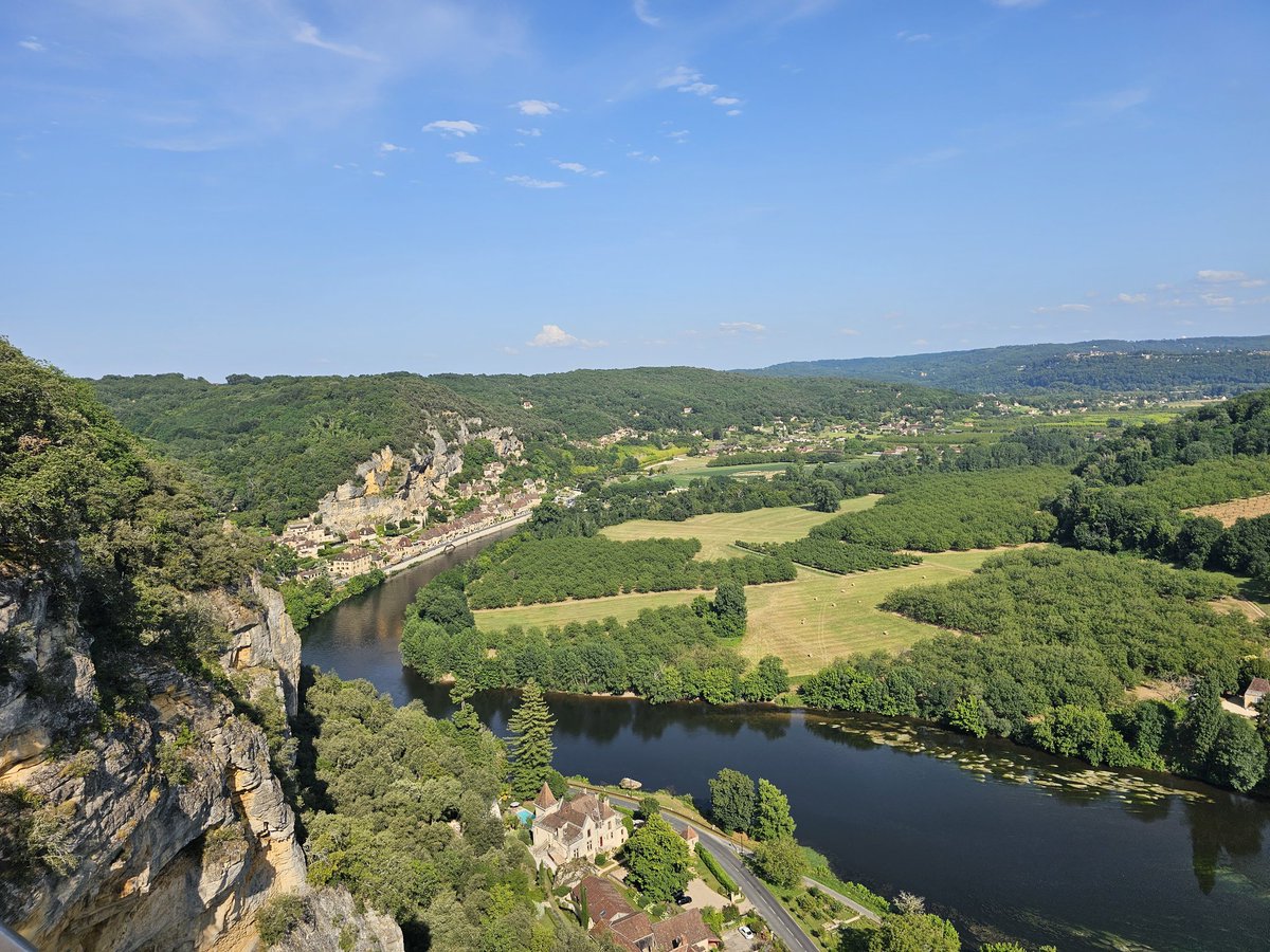 GM to everyone touching grass...

And to those still grinding.