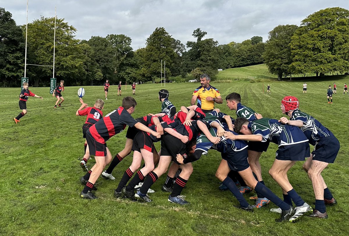 PeeblesHSPhysEd's tweet photo. A fab start to the rugby season with three away wins at Hawick HS for S1 (49:33), S2 (40:38) and S3 ( 58:10). S1B lost at home to Heriots 32: 51 🏉 ☀️ https://t.co/hn6q3vcJuZ