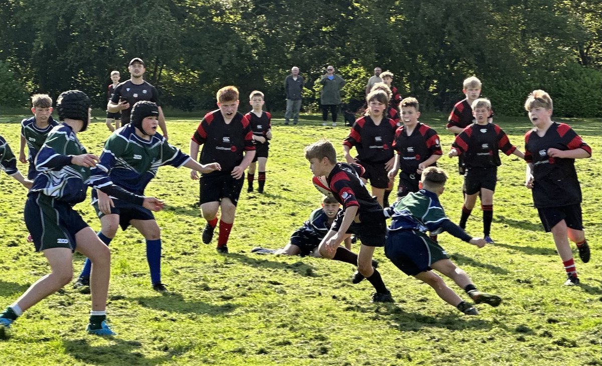 A fab start to the rugby season with three away wins at Hawick HS for S1 (49:33), S2 (40:38) and S3 ( 58:10). S1B lost at home to Heriots 32: 51 🏉 ☀️