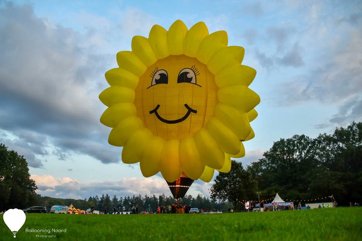 BallooningNoord's tweet photo. And now time to go to Warstein. Weather is looking good for tonight. So time to make some pictures!
#Warstein #Balloons #WIM23 https://t.co/IZ8ODZcbJM
