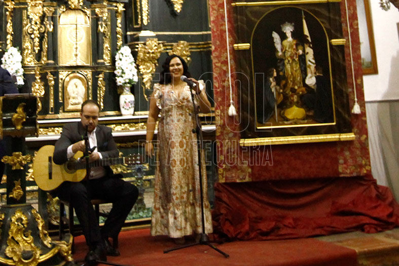 📰 #Antequera #Cofrades ✝️ #Patronales2023
👉 Pablo J. Guerrero pregona a ‘Antequera Por Su Amor’ en el Cartel de Santa Eufemia de Eva Escobar. La artista consigue plasmar lo que pasó el 16 de Septiembre.
#periodismoSOL 
⤵️ Todo el artículo: acortar.link/IycRA0