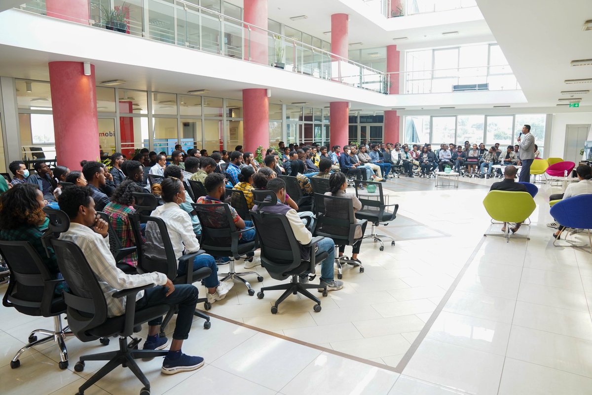 DanEnergyET's tweet photo. #SatSquare 15 Saturdays of exploring Mind Stimulating and life changing topics: Youth gained valuable insight and are on the way to claim a better future for themselves. @DanEnergyET https://t.co/3kAJVaajsS