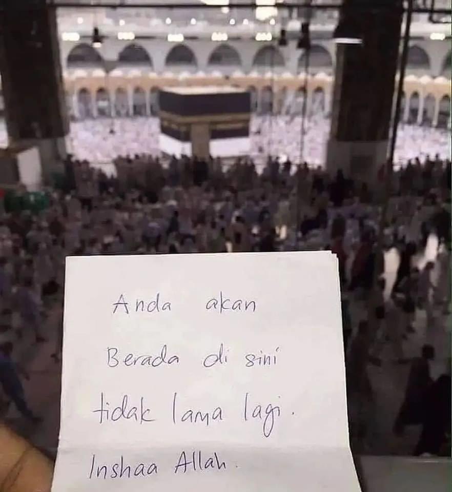 Mudah-mudahan kita semua direzekikan untuk jejakkan kaki ke tanah suci Mekah. Aminn Ya Allah. 🤲🏻