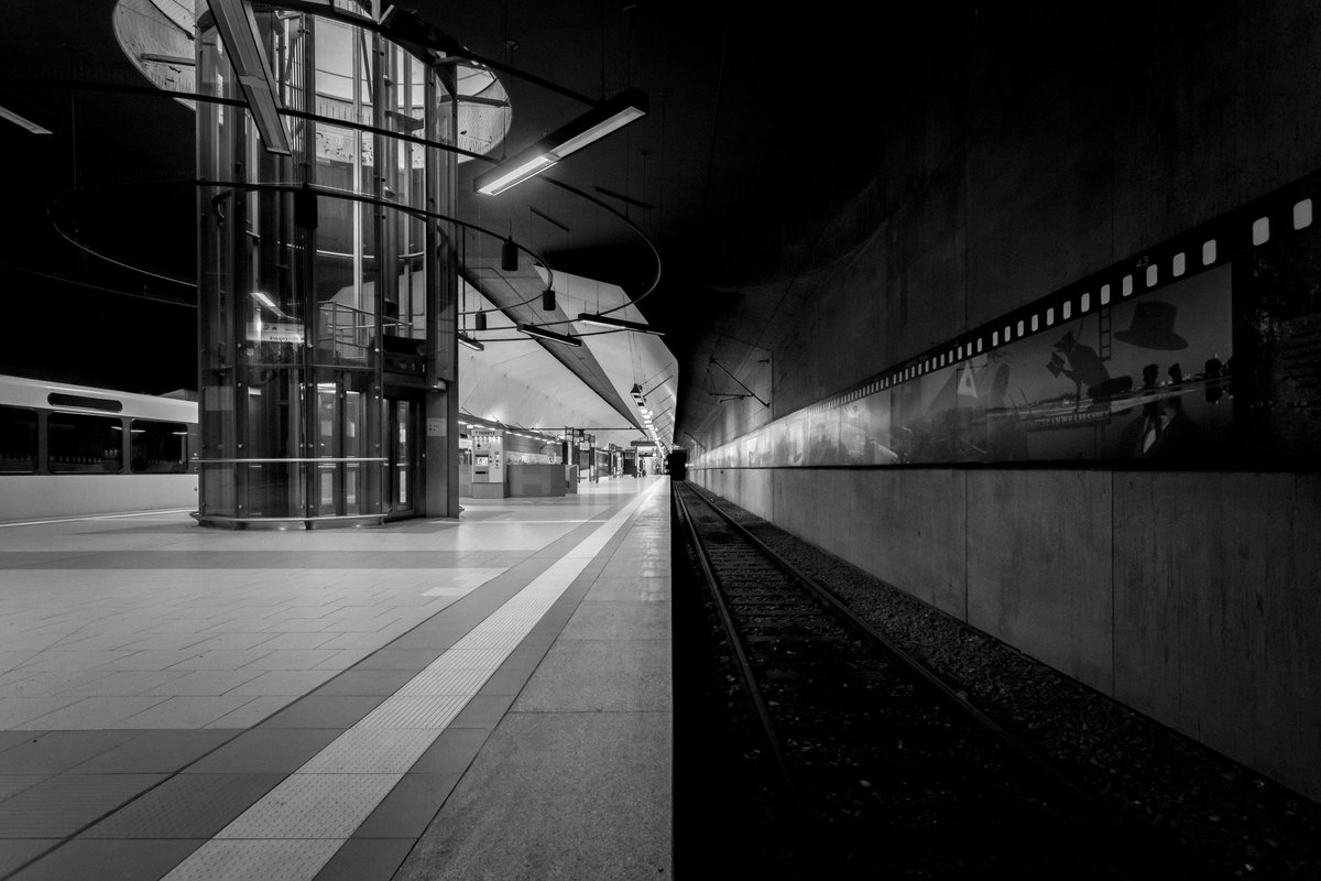 lightcatcher84's tweet photo. 📍U-Bahn Station Killesberg, Stuttgart

#streetphotography 
#urbanphotography
#blackandwhitephotography 
#monochromephotography 
#stuttgart https://t.co/lS7FVKhwrh