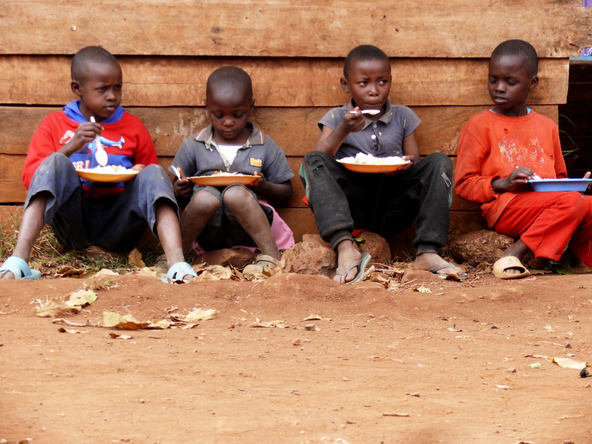 NgaoFoundation's tweet photo. The feeding program is one of the benefits that the community gets from @thengaofoudation. We make sure we give back to the community the small things we have.
#THENGAOFOUNDATION
#MAKEASMILE
#lifestylediseases
#prodigalpreachersinternational https://t.co/6MkTU7poMx