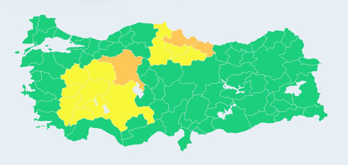 AFADBaskanlik's tweet photo. ⛈️⛈️⛈️

@meteoroloji_twi’den alınan son bilgilere ve yapılan değerlendirmelere göre;

🗓️  2 Eylül Cumartesi günü,
⏰  Akşam saatlerinden itibaren;

📍 Ankara il genelinde yerel olarak kuvvetli, güney ve doğu ilçelerinde yer yer çok kuvvetli

📍 Sinop, Samsun, Ordu, Amasya, Tokat, Çorum, Kastamonu’da yerel olarak kuvvetli, Samsun’un doğusu ile Ordu’nun batısında yer yer çok kuvvetli

📍 Afyonkarahisar, Uşak, Denizli, Isparta ve Burdur illeri ile Kütahya ve Eskişehir'in güney, Konya'nın kuzey ve batı ilçelerinde yerel kuvvetli

sağanak ve gök gürültülü sağanak yağış bekleniyor.

⚠️ Vatandaşlarımızın sel, su baskını, yıldırım, yağış anında kuvvetli rüzgar ve ulaşımda aksamalar gibi olumsuzluklara karşı dikkatli olmasını önemle hatırlatıyoruz.