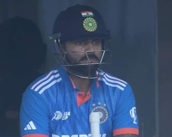 Pic of the Day🤣😂💔
Tu smjha nh tu nh smjha🤣😂
Bro ab jeety ya hare frk nh prta🔥
#AsiaCup2023 
#INDvPAK