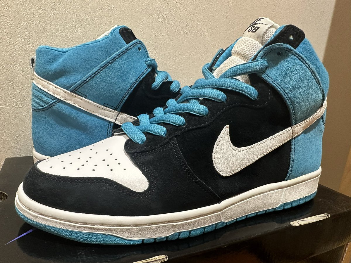 donadona_osu's tweet photo. 新入荷!!2005年のデッドストックです🔥このシューズは書ききれないほど語りたいところですが、やはりSBっていいなと思わせてくれる一足だと思います!お問い合わせはdmか電話でお願いします。
#sneakershop #donadona #nike #nikesb #dunksb #dunkhighsb #consolidated https://t.co/BcZWghHh2a