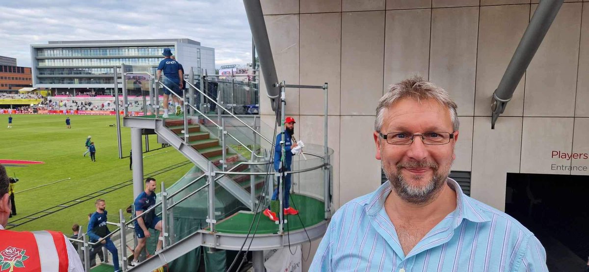 Richard knew tweet media