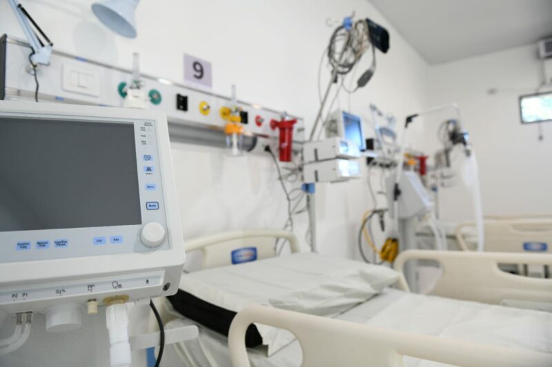 #GRAVISIMO
11 Camas inhabilitadas en la Terapia Intensiva del #HospitalDurand por falta de equipamiento y Profesionales.
6 meses de reclamo al Dr. <a href="/FernanQuirosBA/">Fernán Quirós</a> y no tenemos respuestas para llevarle soluciones a la gente que necesita de una cama en la Ciudad Más Rica.