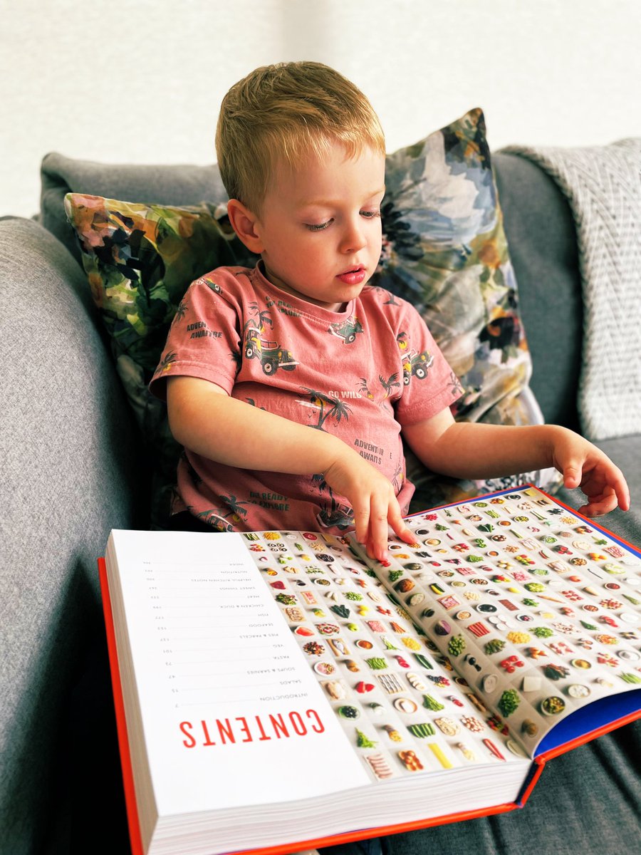 JJMCW1982's tweet photo. Choosing tonight’s dinner @jamieoliver #5ingredientsmediterranean #3yearold https://t.co/pHXhmRbBwr
