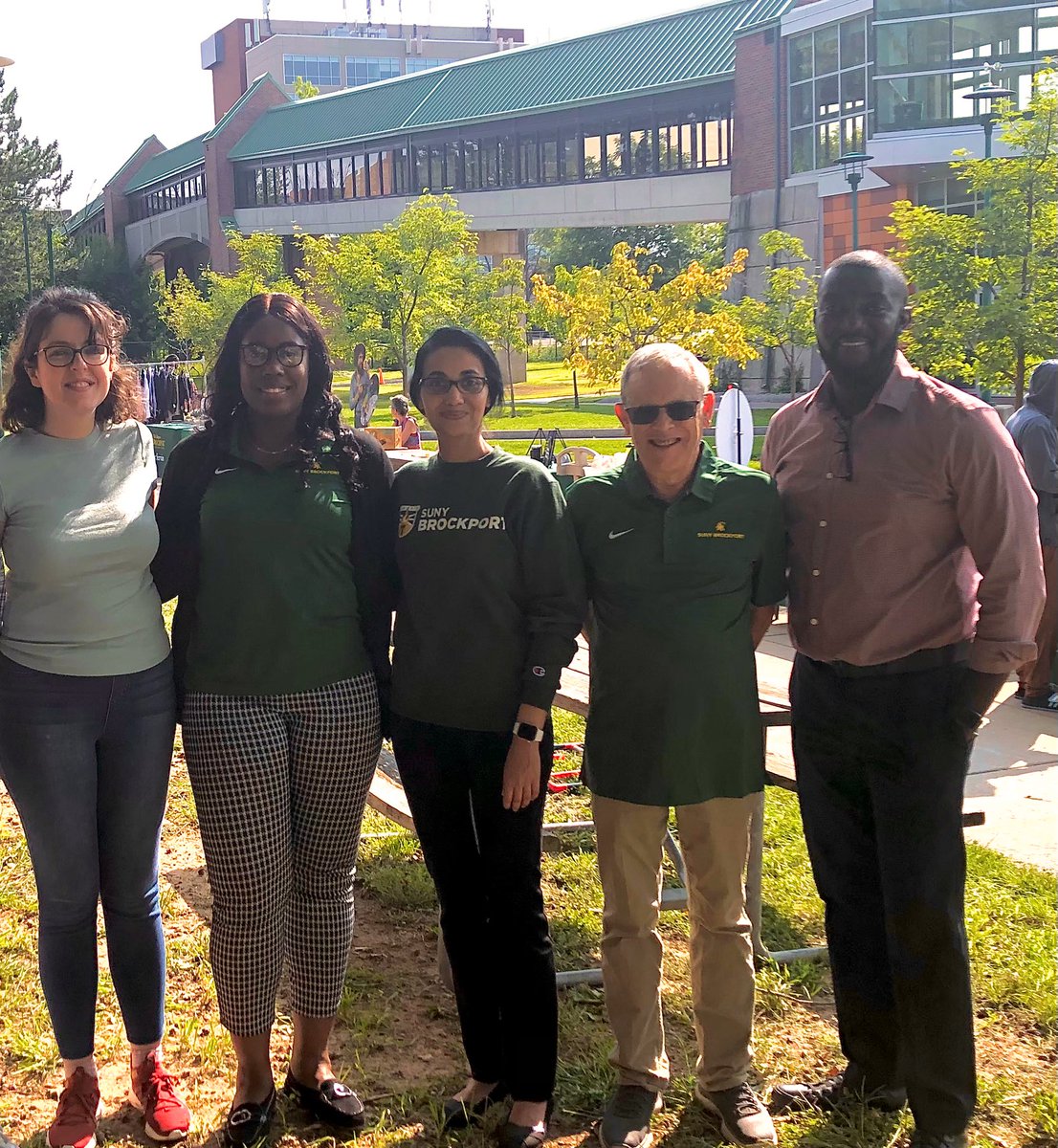 BportCompSci's tweet photo. Special shout-out to our faculty that assisted with welcoming our newest @Brockport Computing Sciences golden eagles on Friday! A special thanks to Dean Brasted for stopping by! π’π‘
#ComputerInformationSystems #ComputerScience #Cybersecurity https://t.co/TTyVKBNBm9