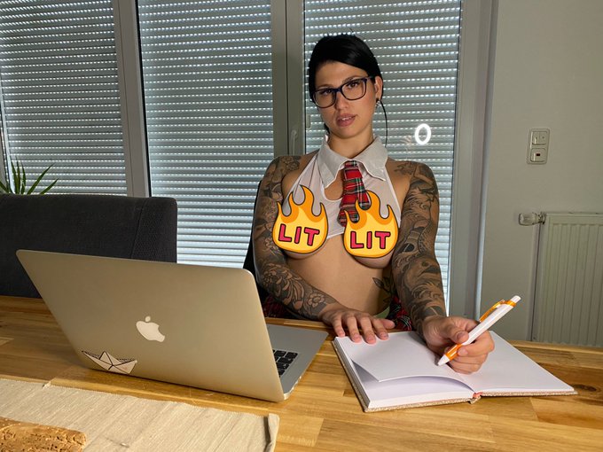 Neues Video online f&uuml;r dich 💦 https://t.co/sfmykvuMrY #6160224test #adultarts #tattoo https://t.co/V<a href="/tag/tattoo"class="tags"><span>#tattoo</span></a><a href="/tag/adultarts"class="tags"><span>#adultarts</span></a><a href="/tag/6160224test"class="tags"><span>#6160224test</span></a>