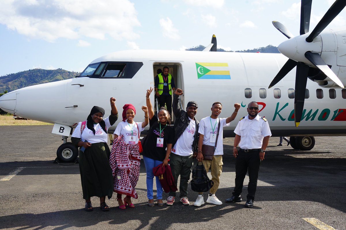 comores_telecom's tweet photo. Caravane Nyora - Anjouan | La Direction Régionale de Comores Télécom à Anjouan a reçu les candidats de Nyora, en ce moment en tournée sur l’île. 

Nous réitérons, à travers cette troisième saison, notre engagement à soutenir et à valoriser les talents des jeunes comoriens. https://t.co/rnERCQtjAU