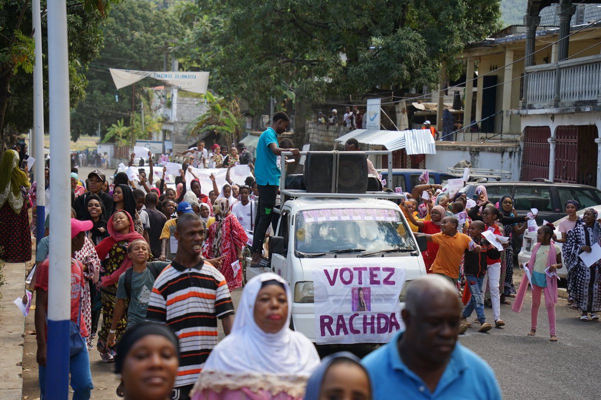 comores_telecom's tweet photo. Caravane Nyora - Anjouan | La Direction Régionale de Comores Télécom à Anjouan a reçu les candidats de Nyora, en ce moment en tournée sur l’île. 

Nous réitérons, à travers cette troisième saison, notre engagement à soutenir et à valoriser les talents des jeunes comoriens. https://t.co/rnERCQtjAU