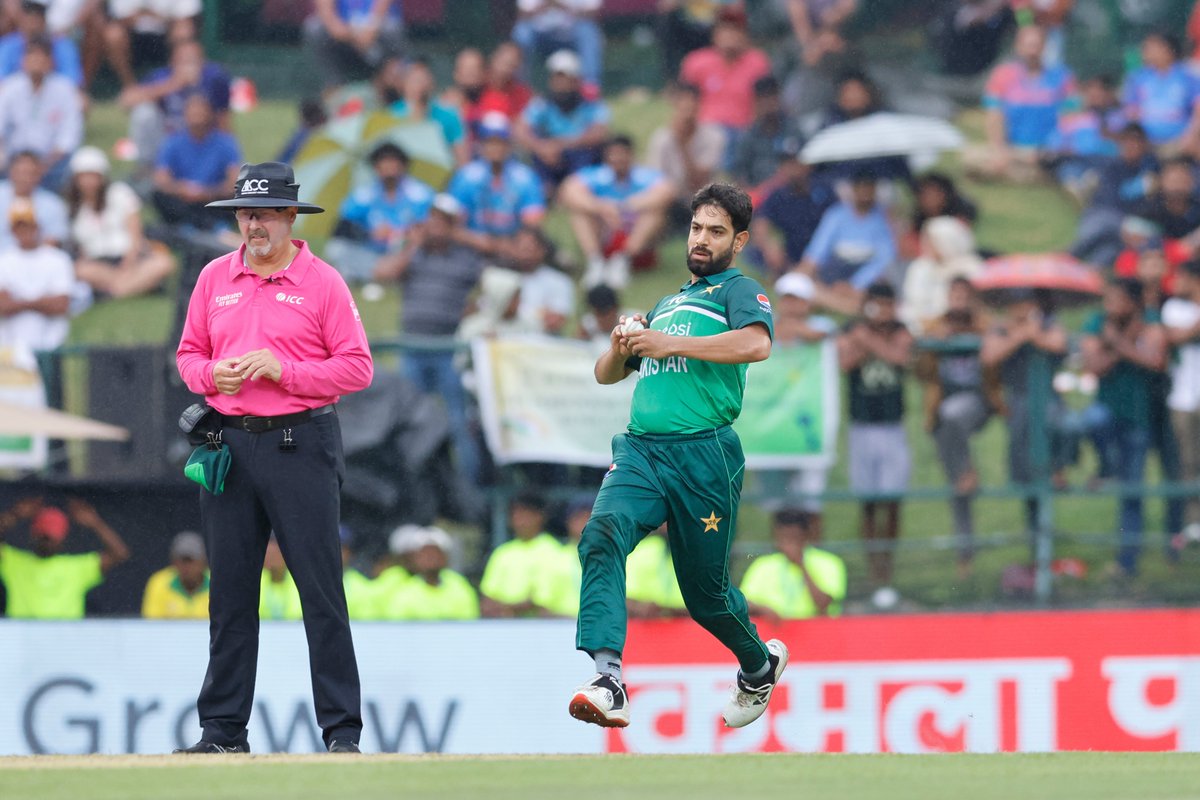 TheRealPCB's tweet photo. .@HarisRauf14 has another! 🙌

India are 72-4 in 15 overs 🏏

#PAKvIND | #AsiaCup2023 https://t.co/KFGMnuSYTC