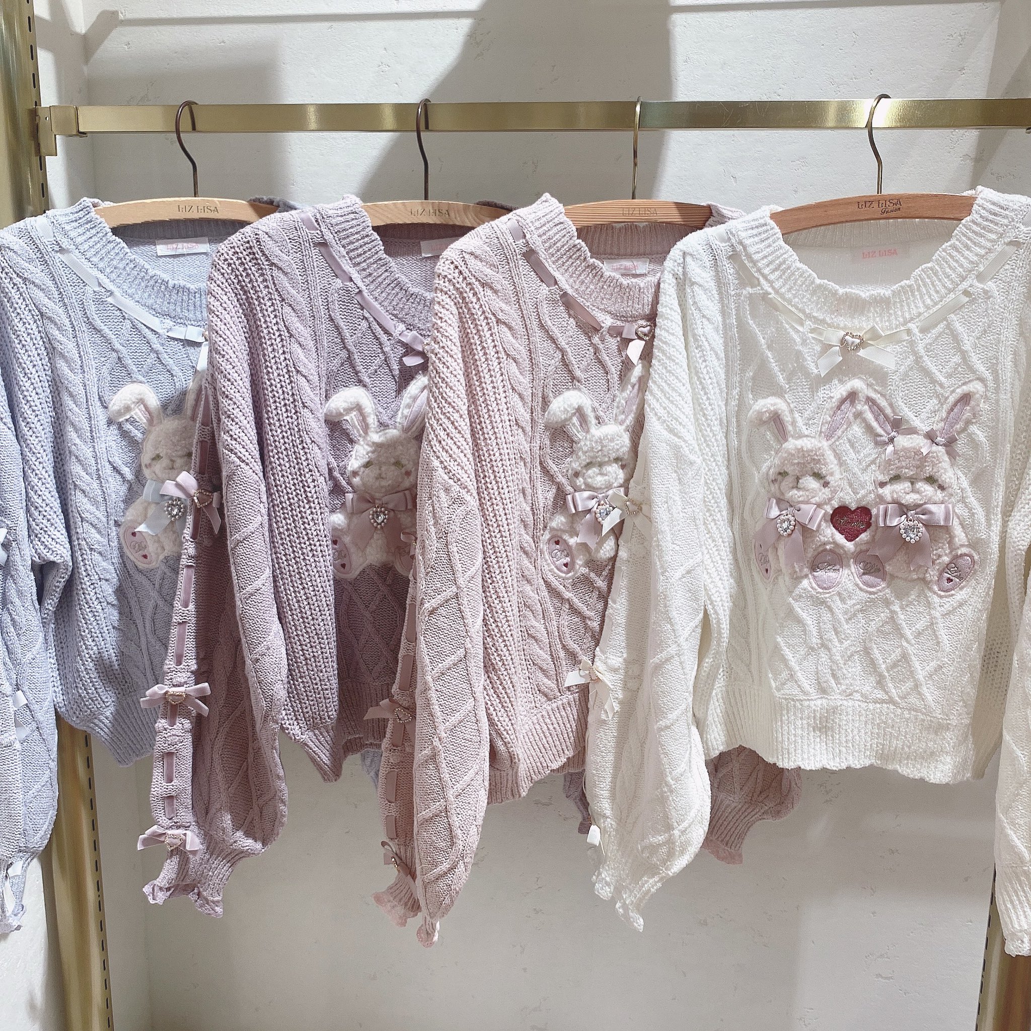 Twin Bunniesニットトップス | LIZ LISA(リズリサ)公式通販 Twin Bunniesニットトップス | LIZ LISA(リズリサ)公式通販