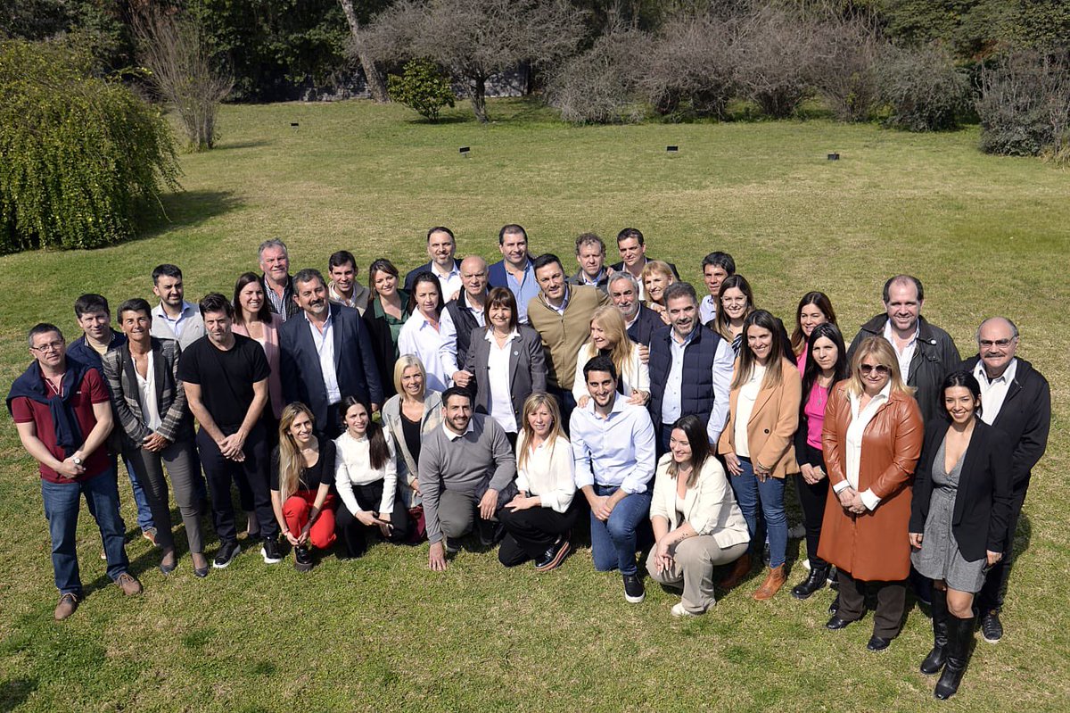 mculatto's tweet photo. @PatoBullrich res la única q tiene el carácter el plan y equipos para ordenar el país no es un salto al vacío ! https://t.co/1D1Tiyth0m