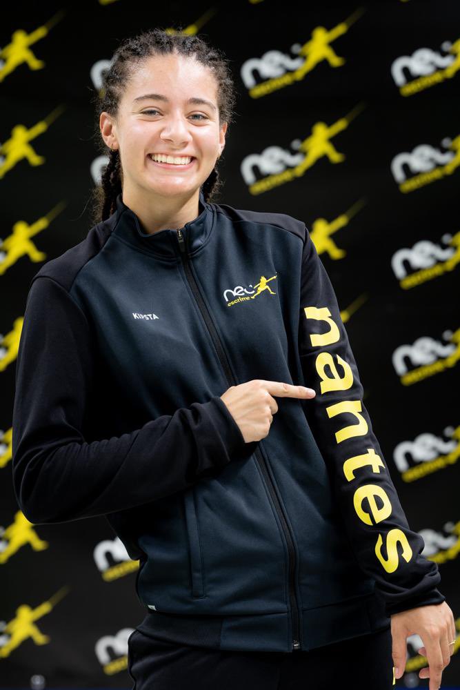Bientôt la reprise et déjà de nouvelles têtes sur les pistes du <a href="/NECescrime/">-)― NEC Escrime 🤺</a> !

Nous sommes très heureux d’accueillir Alicia Audibert pour cette saison 🤺

Championne de France en titre et 11 ème monde, Alicia vient renforcer notre groupe Élite Fleuret 💛🖤

#escrime #nantes