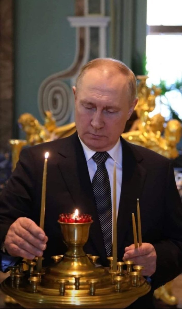 Vladimir Putin "Non ho mai chiesto nulla che non fosse mio. Quando ho visto la Russia crollare, ho promesso a me stesso davanti a Dio che l'avrei salvata. A quanto pare devo salvare il mondo intero perché i demoni che governano l'intero occidente hanno spazzato via tutto