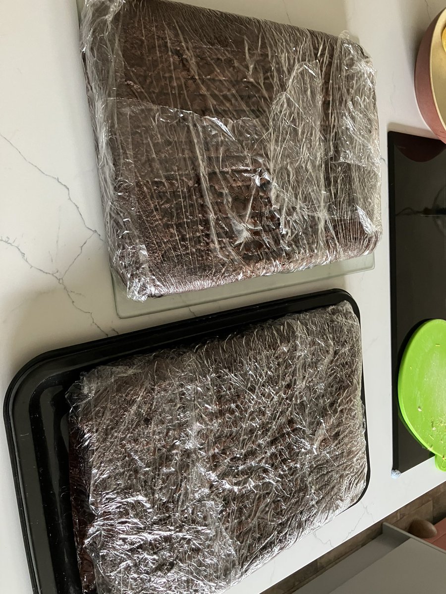 hltruns's tweet photo. When you’re throwing a big party and only 2 desserts will do @Recipe_Tin Lemon cheesecake and My forever chocolate cake and even better your talented teen made them both! https://t.co/Zm1cyfBaTw
