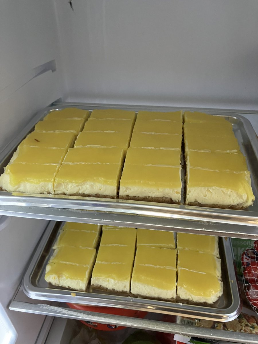 hltruns's tweet photo. When you’re throwing a big party and only 2 desserts will do @Recipe_Tin Lemon cheesecake and My forever chocolate cake and even better your talented teen made them both! https://t.co/Zm1cyfBaTw